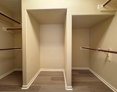 2515 Ember Canyon Lane - Photo Thumbnail 20