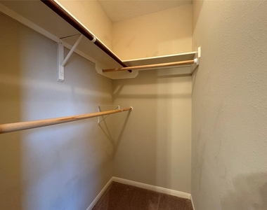 2515 Ember Canyon Lane - Photo Thumbnail 38