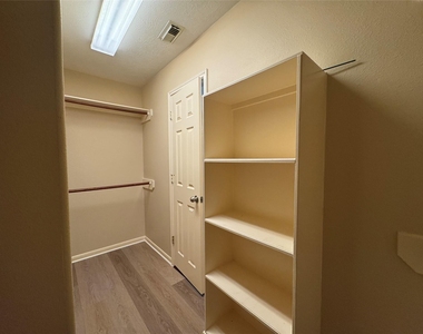 2515 Ember Canyon Lane - Photo Thumbnail 21