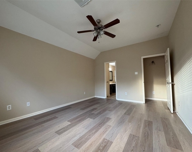 2515 Ember Canyon Lane - Photo Thumbnail 14