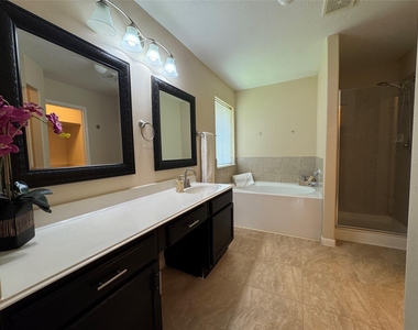 2515 Ember Canyon Lane - Photo Thumbnail 15