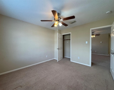 2515 Ember Canyon Lane - Photo Thumbnail 32
