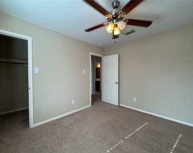 2515 Ember Canyon Lane - Photo Thumbnail 34