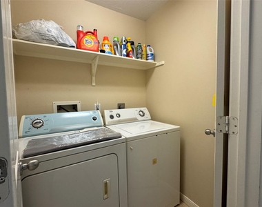 2515 Ember Canyon Lane - Photo Thumbnail 39