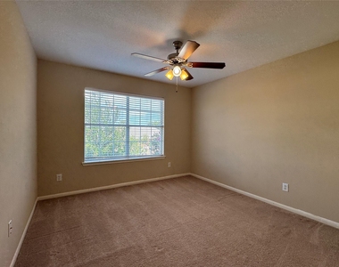 2515 Ember Canyon Lane - Photo Thumbnail 31