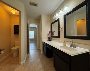 2515 Ember Canyon Lane - Photo Thumbnail 16