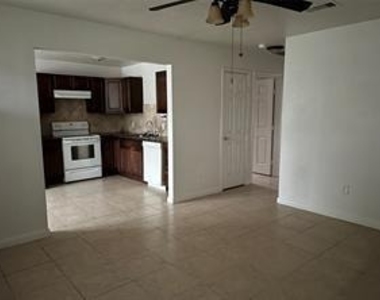 4725 10th Street - Photo Thumbnail 9
