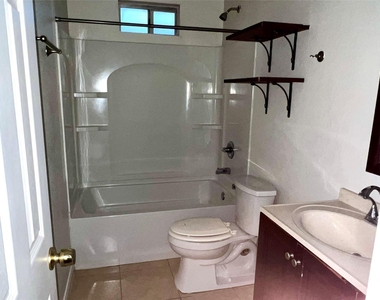 4725 10th Street - Photo Thumbnail 4