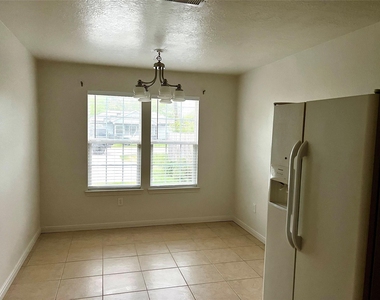 4725 10th Street - Photo Thumbnail 7