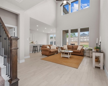 359 Mallorn Lane - Photo Thumbnail 10
