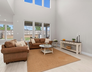 359 Mallorn Lane - Photo Thumbnail 11