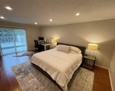 4523 Acacia Street - Photo Thumbnail 6