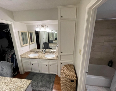 4523 Acacia Street - Photo Thumbnail 7