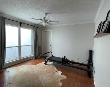4523 Acacia Street - Photo Thumbnail 5