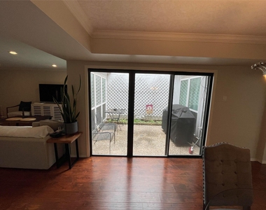 4523 Acacia Street - Photo Thumbnail 3