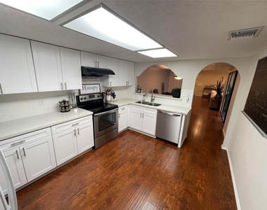 4523 Acacia Street - Photo Thumbnail 4