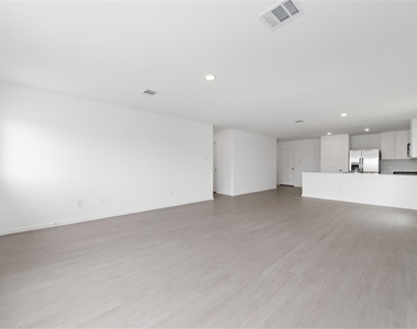 3064 Huntersville Drive - Photo Thumbnail 4