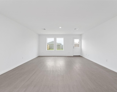 3064 Huntersville Drive - Photo Thumbnail 3