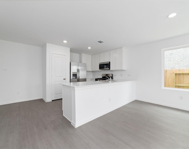3064 Huntersville Drive - Photo Thumbnail 6