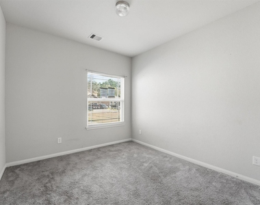 1204 Parkhurst Avenue - Photo Thumbnail 8