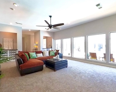 3339 Country Club Boulevard - Photo Thumbnail 2