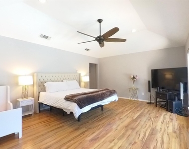 3339 Country Club Boulevard - Photo Thumbnail 15