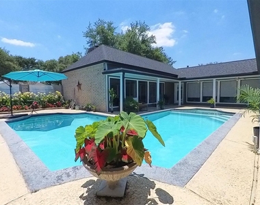 3339 Country Club Boulevard - Photo Thumbnail 40