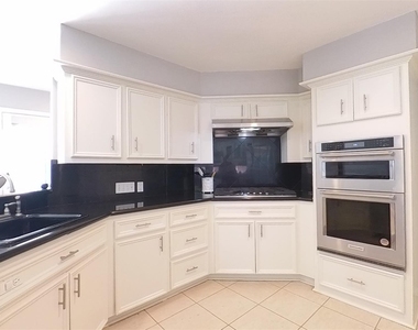 3339 Country Club Boulevard - Photo Thumbnail 12