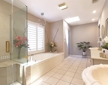 3339 Country Club Boulevard - Photo Thumbnail 20