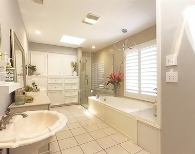 3339 Country Club Boulevard - Photo Thumbnail 18