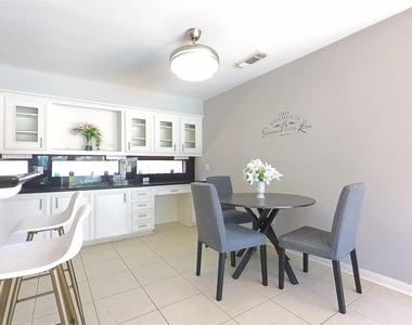 3339 Country Club Boulevard - Photo Thumbnail 11
