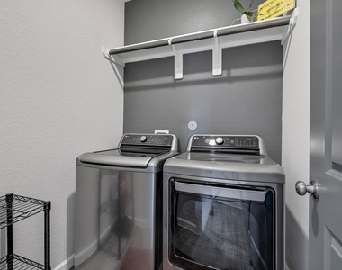4933 Chester Lake Lane - Photo Thumbnail 27