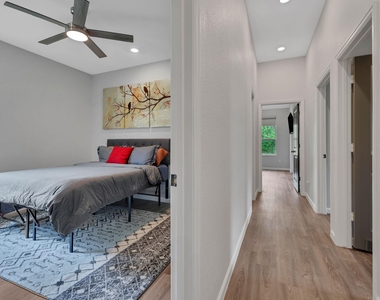 4933 Chester Lake Lane - Photo Thumbnail 12