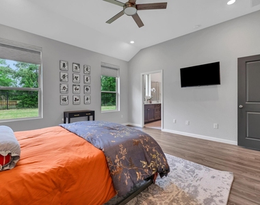 4933 Chester Lake Lane - Photo Thumbnail 21