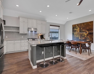 4933 Chester Lake Lane - Photo Thumbnail 6