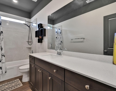 4933 Chester Lake Lane - Photo Thumbnail 18