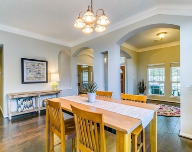 14015 Blue Vista Drive - Photo Thumbnail 5