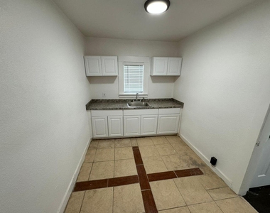 1416 Craig Street - Photo Thumbnail 2