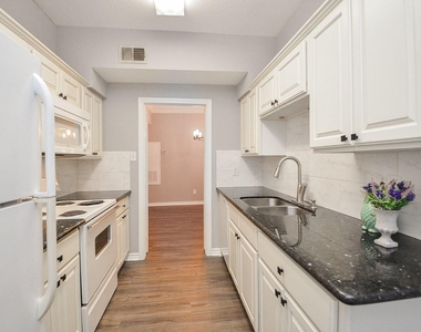 2255 Braeswood Park Drive - Photo Thumbnail 6