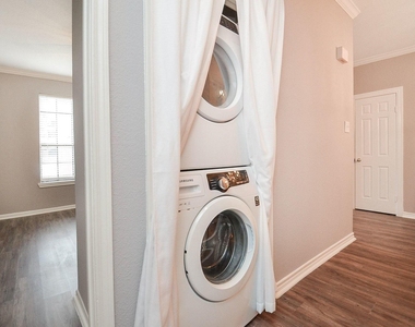 2255 Braeswood Park Drive - Photo Thumbnail 10