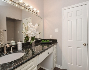 2255 Braeswood Park Drive - Photo Thumbnail 14