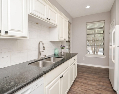 2255 Braeswood Park Drive - Photo Thumbnail 8