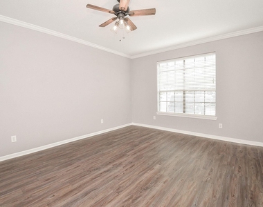 2255 Braeswood Park Drive - Photo Thumbnail 12