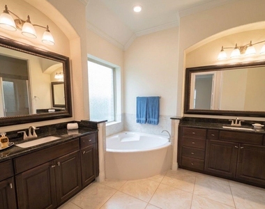 11407 Jonstone Paisley Court - Photo Thumbnail 17