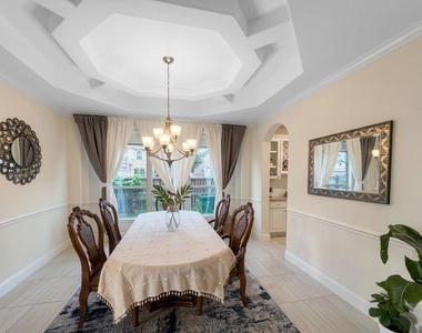11407 Jonstone Paisley Court - Photo Thumbnail 5