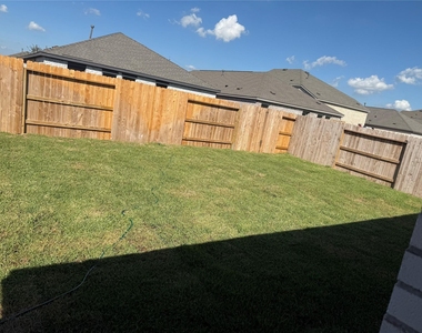 2527 Night Emerald Drive - Photo Thumbnail 6