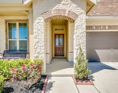 20762 Winghaven Drive - Photo Thumbnail 3