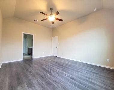 20762 Winghaven Drive - Photo Thumbnail 15