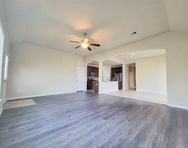 20762 Winghaven Drive - Photo Thumbnail 13
