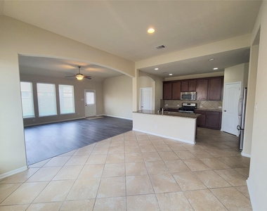 20762 Winghaven Drive - Photo Thumbnail 8